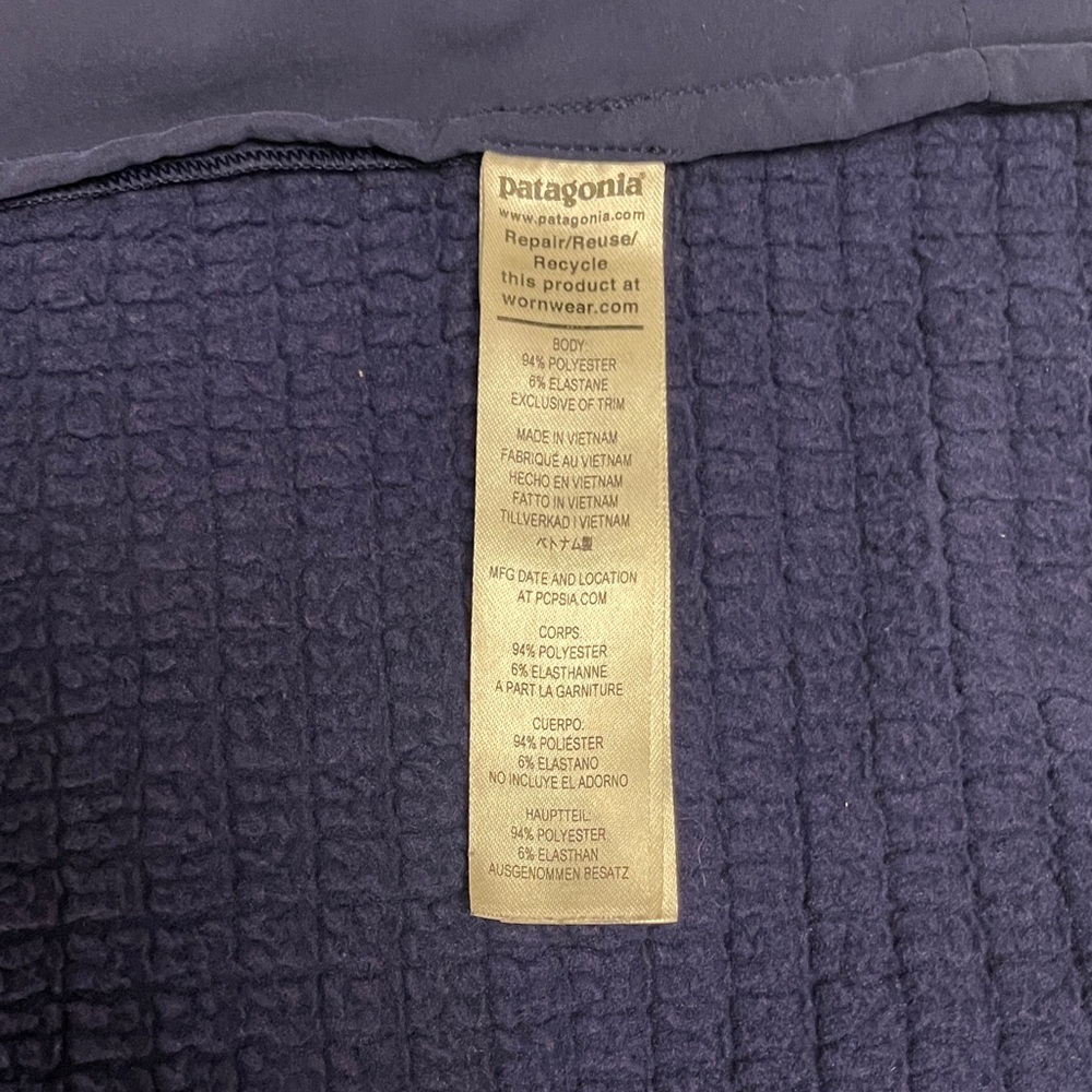 Patagonia Women's R2Tech Face Jacket - Picture 9 of 9